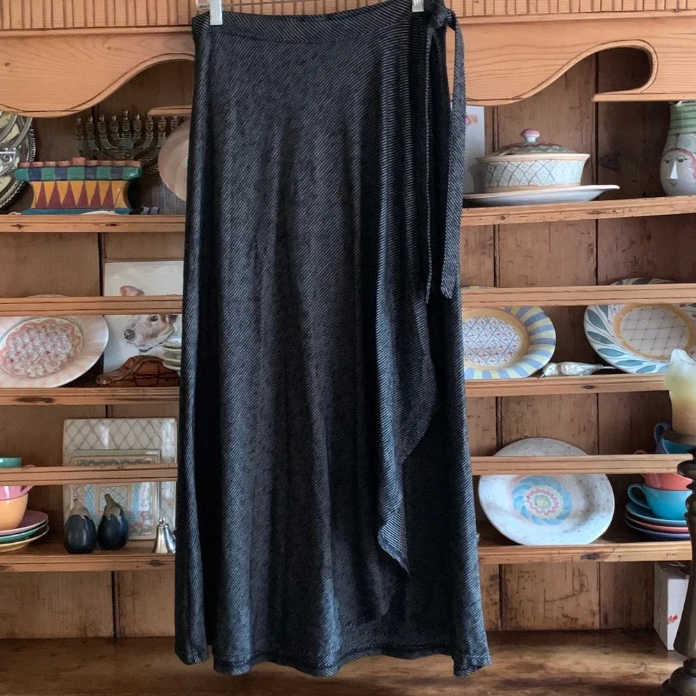 Black & White Stripe Faux Wrap Maxi Skirt Size M Elastic Waist